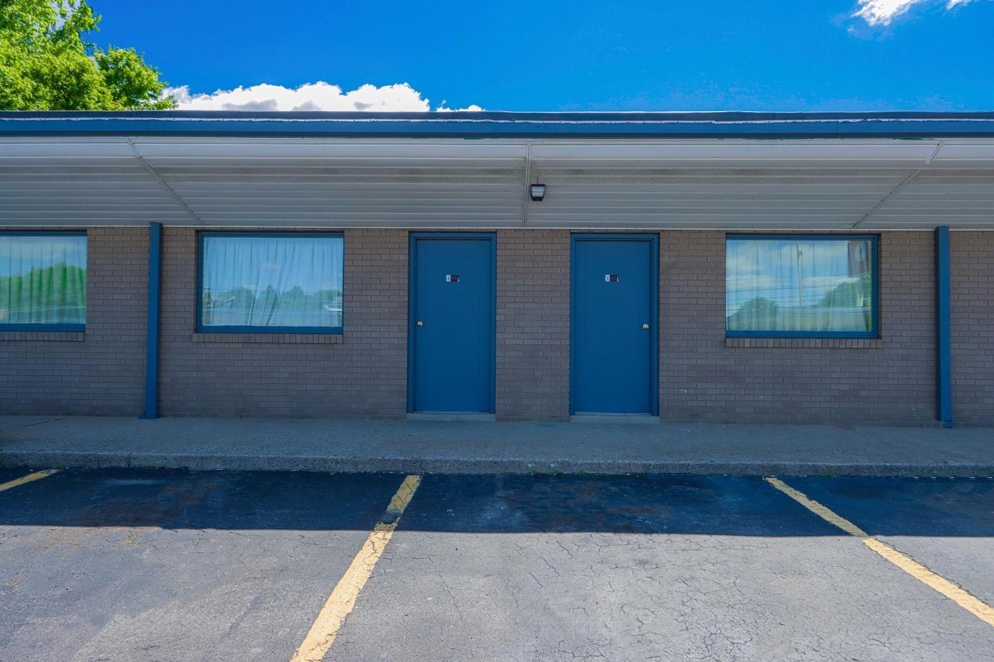 Oyo Hotel North Lima Oh - Boardman Exterior photo
