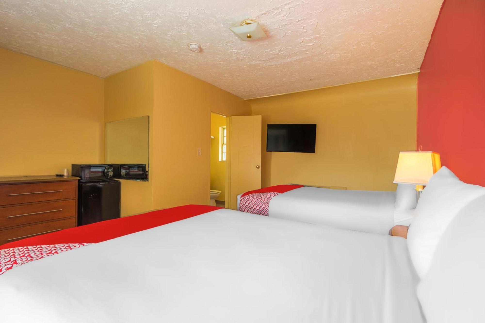 Oyo Hotel North Lima Oh - Boardman Exterior photo